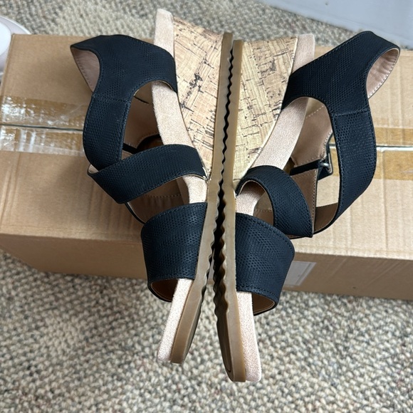 Lifestride • Women's Sincere Wedge Sandal • Blackk/Tan • Size 9M - Picture 9 of 17